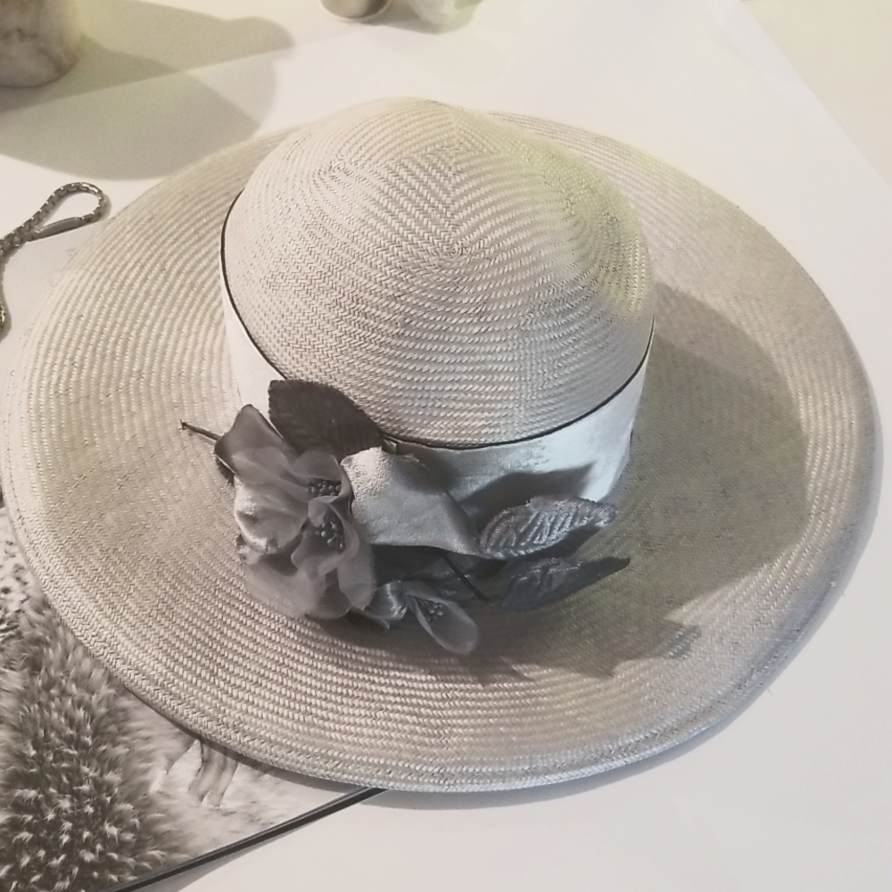 Joe Bill Miller Straw Fedora Hat Floral Decoration Silver Grey